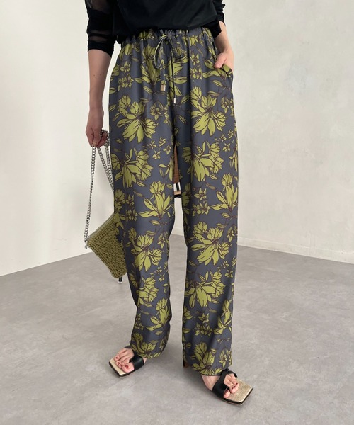 CAPRICIEUX LE'MAGE(カプリシューレマージュ)の「カラーフラワーパンツ(その他パンツ・レディース・チャコールグレー/グリーン・FREE)」の9枚目の写真