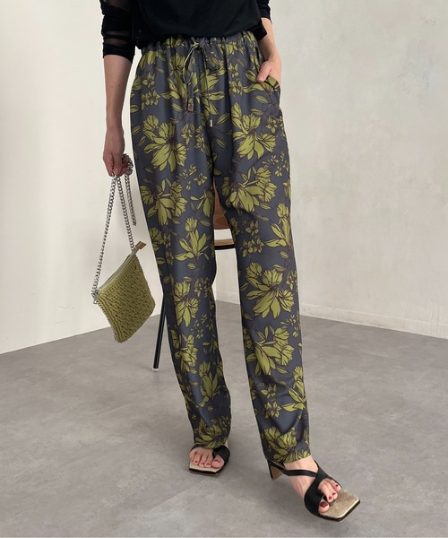 CAPRICIEUX LE'MAGE(カプリシューレマージュ)の「カラーフラワーパンツ(その他パンツ・レディース・チャコールグレー/グリーン・FREE)」の10枚目の写真