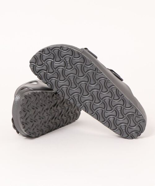 BIRKENSTOCK(ビルケンシュトック)の「《BIRKENSTOCK》Arizona EVA ナロー(サンダル・レディース・ブルー/シルバー/ホワイト/ブラック/ブラック系その他/オレンジ系その他・36/37/39/38/40/35/41)」の7枚目の写真