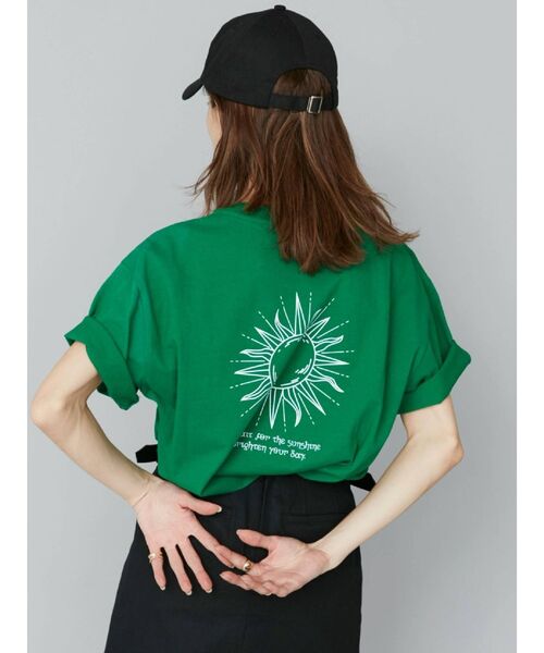 EVRIS（エヴリス）の「SUNNY GRAPHIC BIG Tシャツ（Tシャツ/カットソー・レディース・ホワイト/ブラック/グリーン・FREE）」の21枚目の写真
