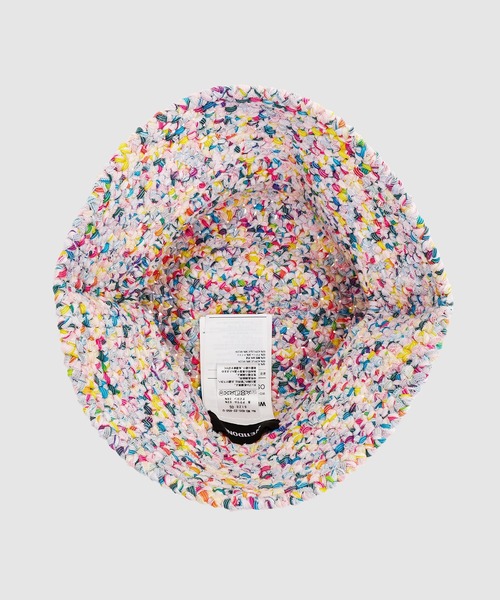 WE11DONE（ウェルダン）の「WHITE LOGO PATCHED HAND CROCHET HAT（ハット・メンズ・ホワイト・ONE SIZE）」の3枚目の写真