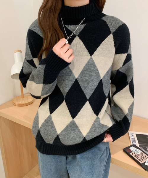 ABITOKYO(アビトーキョー)の「ダイヤ柄ジャガードハイネックニットプルオーバー(ニット/セーター・レディース・チャコールグレー/ベージュ/ブラック・FREE)」の6枚目の写真
