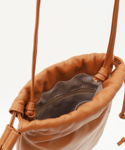 COOCO（クーコ）の「シープスキン巾着ショルダーバッグ（ショルダー