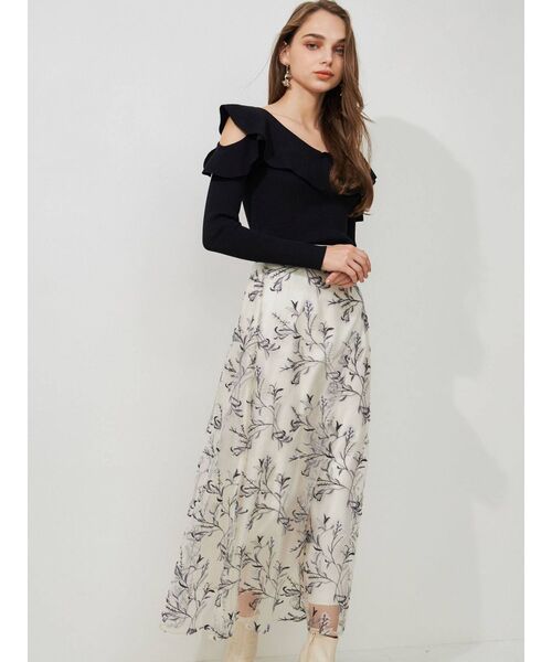 MERCURYDUO（マーキュリーデュオ）の「オープンショルダーラッフルリブニット（ニット/セーター・レディース・チャコールグレー/オフホワイト/ベビーピンク/ブラック/ピンク・FREE）」の10枚目の写真