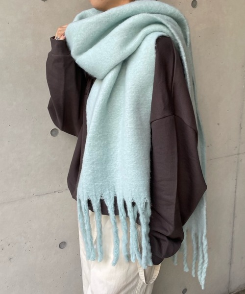 DouDou（ドゥドゥ）の「フラッフィーストール（マフラー・レディース・モスグリーン/ミント/サーモンピンク・FREE）」の6枚目の写真