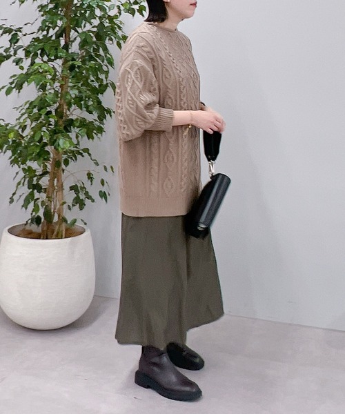 un dix cors（アンディコール）の「バルキーケーブルボートネックニット（ニット/セーター・レディース・ブラウン/オフホワイト/カーキ・FREE）」の14枚目の写真
