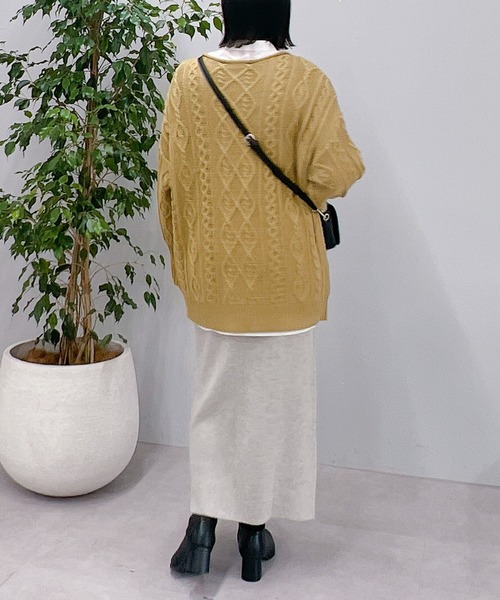 un dix cors（アンディコール）の「バルキーケーブルボートネックニット（ニット/セーター・レディース・ブラウン/オフホワイト/カーキ・FREE）」の7枚目の写真