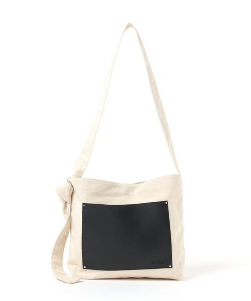 LAKOLE（ラコレ）の「フロントポケットキャンバスBAG / 199294（ショルダーバッグ・メンズ・ナチュラル/ブラック/チャコールグレー・FREE）」の3枚目の写真