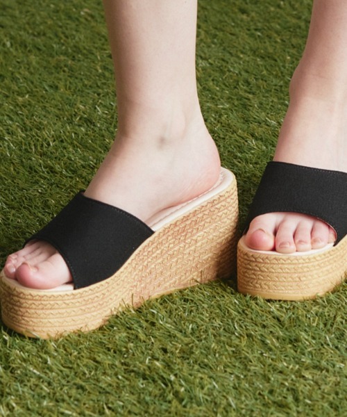 VANNIE U（ヴァニーユー）の「ライトウェッジサンダル（サンダル・レディース・アイボリー/ブラック・SMALL/MEDIUM/LARGE/LL）」の11枚目の写真