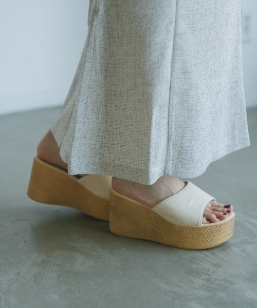 VANNIE U（ヴァニーユー）の「ライトウェッジサンダル（サンダル・レディース・アイボリー/ブラック・SMALL/MEDIUM/LARGE/LL）」の15枚目の写真