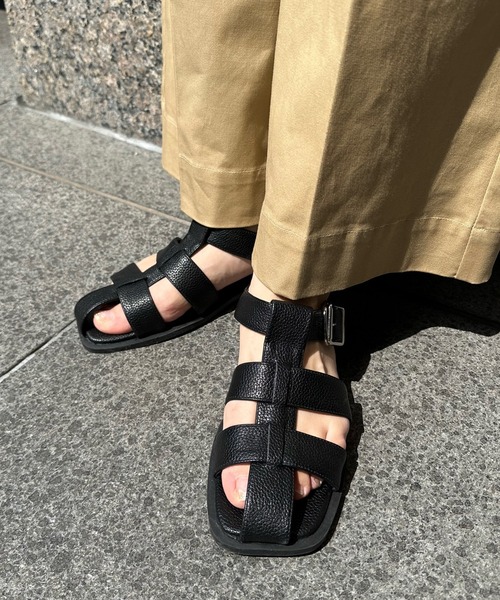 DouDou（ドゥドゥ）の「スクエアグルカサンダル（サンダル・レディース・アイボリー/ブラック・MEDIUM/LARGE）」の16枚目の写真