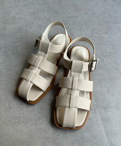 DouDou（ドゥドゥ）の「スクエアグルカサンダル（サンダル・レディース・アイボリー/ブラック・MEDIUM/LARGE）」の4枚目の写真