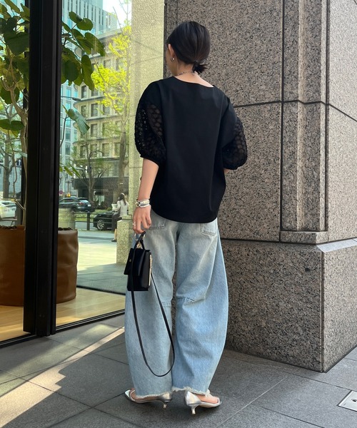 DouDou（ドゥドゥ）の「【WEB限定】袖レースVネックトップス（T