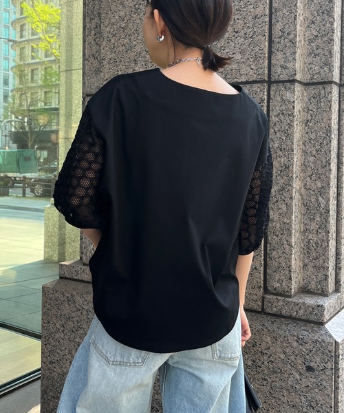 DouDou（ドゥドゥ）の「【WEB限定】袖レースVネックトップス（T