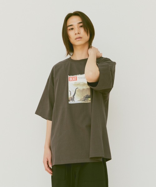 flaner（フラネ）の「Loose dinosaur print Tee/ルーズダイナソープリントT（Tシャツ/カットソー・レディース・ホワイト/チャコールグレー・MEDIUM/LARGE）」の7枚目の写真