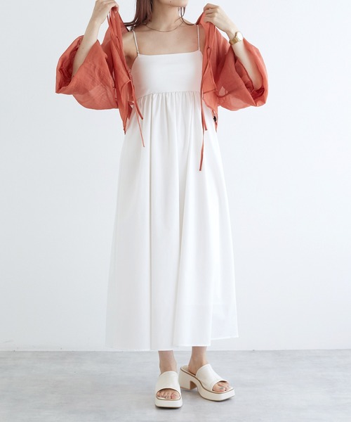 w closet(ダブルクローゼット)の「【マルチウェイ/カップ付き】異素材キャミワンピース(ワンピース・レディース・オフホワイト/ブラック/ベージュ/チャコールグレー・FREE)」の2枚目の写真