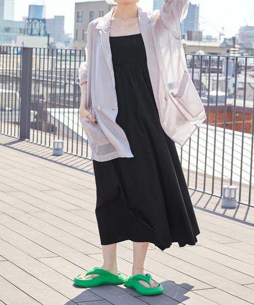 w closet(ダブルクローゼット)の「【マルチウェイ/カップ付き】異素材キャミワンピース(ワンピース・レディース・オフホワイト/ブラック/ベージュ/チャコールグレー・FREE)」の3枚目の写真