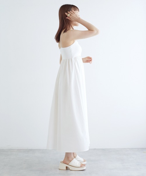 w closet(ダブルクローゼット)の「【マルチウェイ/カップ付き】異素材キャミワンピース(ワンピース・レディース・オフホワイト/ブラック/ベージュ/チャコールグレー・FREE)」の9枚目の写真
