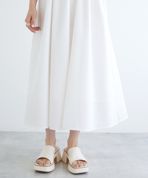 w closet(ダブルクローゼット)の「【マルチウェイ/カップ付き】異素材キャミワンピース(ワンピース・レディース・オフホワイト/ブラック/ベージュ/チャコールグレー・FREE)」の12枚目の写真