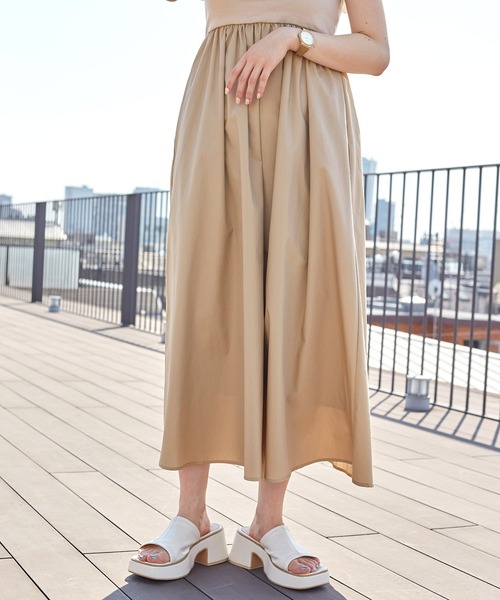 w closet(ダブルクローゼット)の「【マルチウェイ/カップ付き】異素材キャミワンピース(ワンピース・レディース・オフホワイト/ブラック/ベージュ/チャコールグレー・FREE)」の21枚目の写真