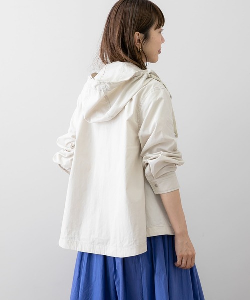 URBAN RESEARCH Sonny Label(アーバンリサーチサニーレーベル)の「撥水バックフレアマウンテンパーカー(マウンテンパーカー・レディース・ブラック/ベージュ/ライトグレー・FREE)」の20枚目の写真