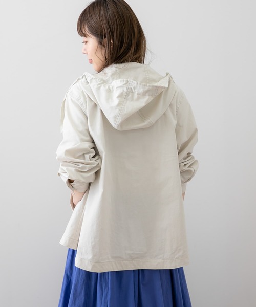 URBAN RESEARCH Sonny Label(アーバンリサーチサニーレーベル)の「撥水バックフレアマウンテンパーカー(マウンテンパーカー・レディース・ブラック/ベージュ/ライトグレー・FREE)」の21枚目の写真