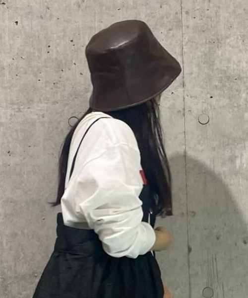 BACK NUMBER(バックナンバー)の「【BACK NUMBER】フェイクレザーハット(ハット・レディース・ブラック/ブラウン・フリー)」の2枚目の写真
