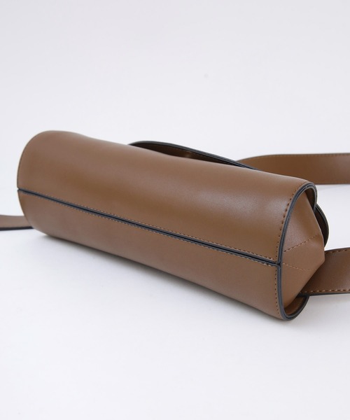 titivate（ティティベイト）の「ﾗｳﾝﾄﾞｼｮﾙﾀﾞｰﾊﾞｯｸﾞ（ショルダーバッグ・レディース・ブラック/ブラウン・FREE）」の16枚目の写真