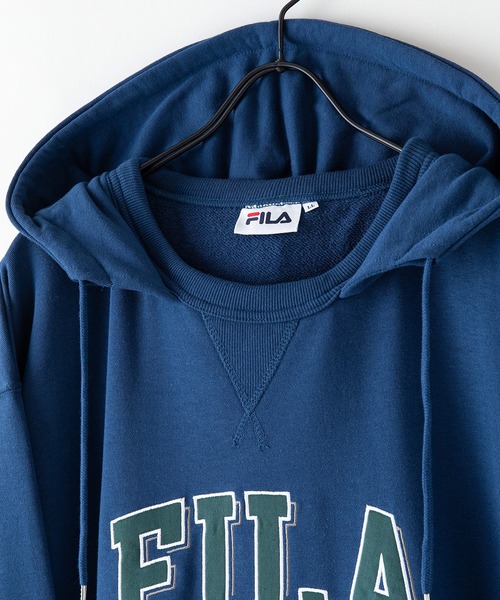 FILA(フィラ)の「【FILA/フィラ】カレッジワッペン ビッグシルエット ドロップショルダー フーディー パーカー(パーカー・メンズ・カーキ/ブルー・MEDIUM/LARGE/X-LARGE)」の19枚目の写真