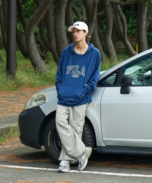 FILA(フィラ)の「【FILA/フィラ】カレッジワッペン ビッグシルエット ドロップショルダー フーディー パーカー(パーカー・メンズ・カーキ/ブルー・MEDIUM/LARGE/X-LARGE)」の11枚目の写真