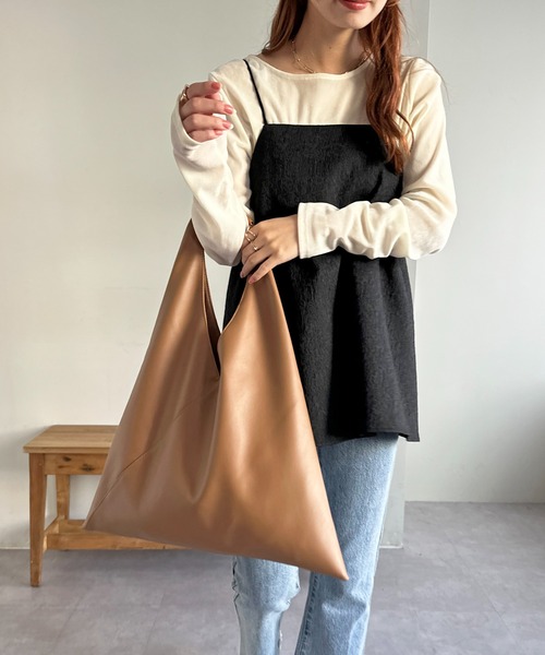 DISCOAT（ディスコート）の「[A4・軽量]トライアングルトートバッグ（ショルダーバッグ・レディース・アイボリー/キャメル/ブラック・FREE）」の16枚目の写真