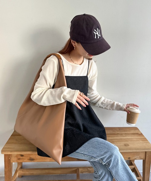 DISCOAT（ディスコート）の「[A4・軽量]トライアングルトートバッグ（ショルダーバッグ・レディース・アイボリー/キャメル/ブラック・FREE）」の7枚目の写真