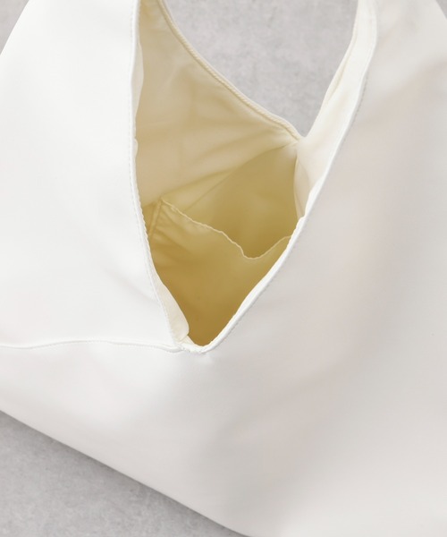 DISCOAT（ディスコート）の「[A4・軽量]トライアングルトートバッグ（ショルダーバッグ・レディース・アイボリー/キャメル/ブラック・FREE）」の18枚目の写真