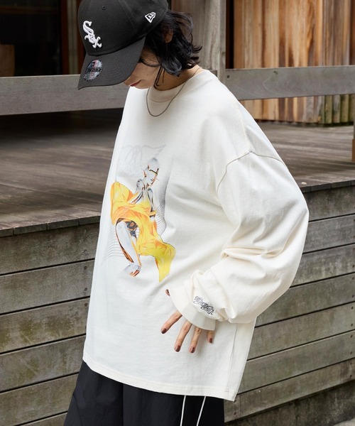 MONO-MART（モノマート）の「【KISS/The Rolling Stones/Aerosmith/The Who】別注ヴィンテージライク ロックプリントピグメント加工 長袖Tシャツ（Tシャツ/カットソー・レディース・ブラック系3/ダークネイビー/ホワイト系2/ダークブラウン/オートミール/ブラック系1/ホワイト系1/ブラック系2/ブラック系4/ホワイト系4/ネイビー系4/ブラック系6/ブラック系5/ブラック系その他2/ブラック系その他4/ホワイト系その他/ブラック系その他3/ブラック系その他・L/M）」の22枚目の写真