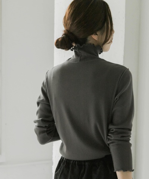 URBAN RESEARCH Sonny Label(アーバンリサーチサニーレーベル)の「『再入荷』『UR TECH』蓄熱ハイネックプルオーバー(Tシャツ/カットソー・レディース・オフホワイト/グレー/チャコールグレー/ブラック・FREE)」の8枚目の写真