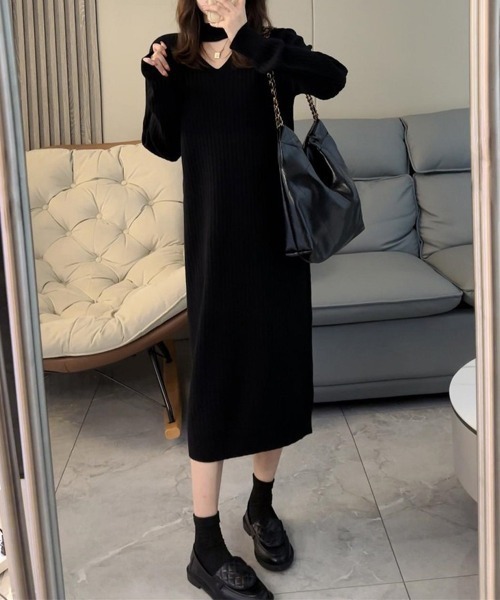 Miniministore(ミニミニストア)の「リブニットワンピース ロング丈 vネック(ワンピース・レディース・ワインレッド/ブラック/アイボリー・フリー)」の1枚目の写真