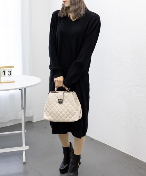 Miniministore(ミニミニストア)の「リブニットワンピース ロング丈 vネック(ワンピース・レディース・ワインレッド/ブラック/アイボリー・フリー)」の21枚目の写真