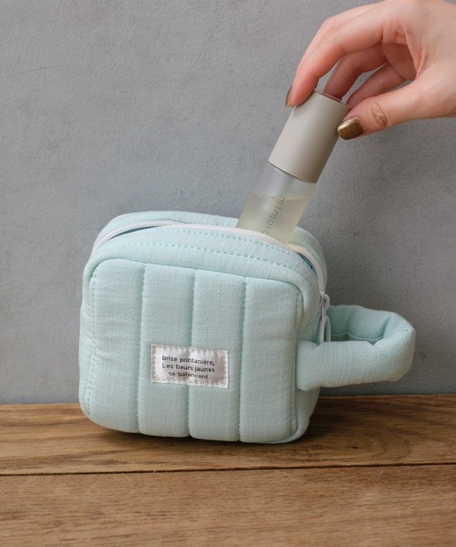 BIRTHDAY BAR(バースデイバー)の「スクエア中綿ポーチ(ポーチ・レディース・グリーン/イエロー/アイボリー・フリー)」の2枚目の写真