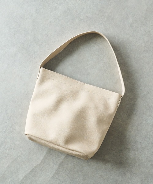 un dix cors（アンディコール）の「フェイクレザーショルダーバッグ（ショルダーバッグ・レディース・ブラック/アイボリー・FREE）」の3枚目の写真