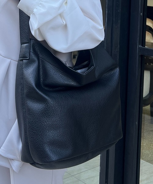 un dix cors（アンディコール）の「フェイクレザーショルダーバッグ（ショルダーバッグ・レディース・ブラック/アイボリー・FREE）」の13枚目の写真