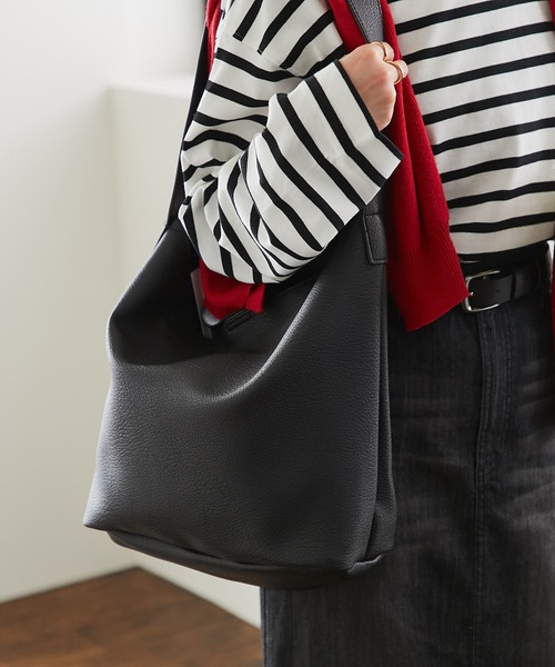 un dix cors（アンディコール）の「フェイクレザーショルダーバッグ（ショルダーバッグ・レディース・ブラック/アイボリー・FREE）」の20枚目の写真