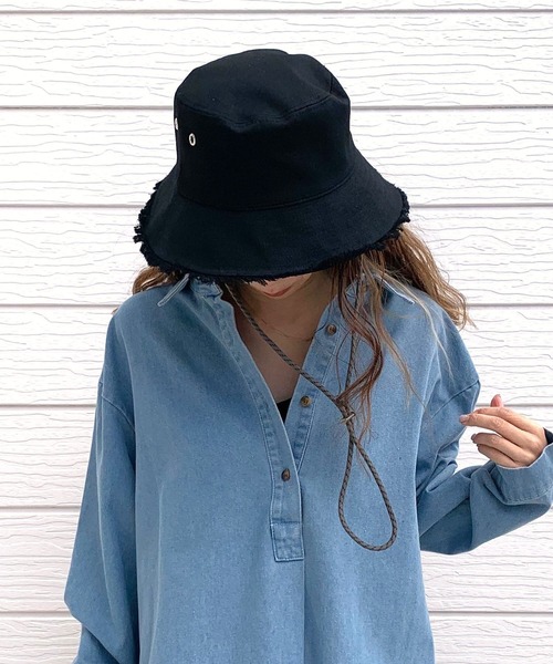 Casselini(キャセリーニ)の「リバーシブルバケットハット(ハット・レディース・アイボリー/ブラック・ONE SIZE)」の1枚目の写真