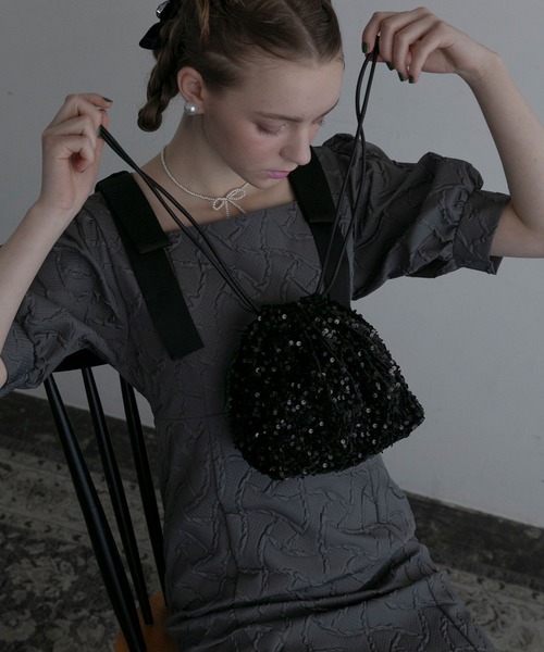 BONLECILL noir】スパンコールベロア巾着バッグ（ハンドバッグ