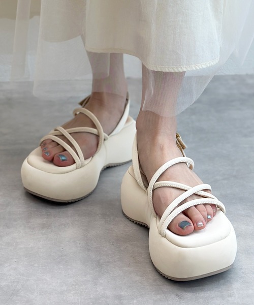 Alley by w closet(アリーバイダブルクローゼット)の「【Alley】厚底チューブサンダル(サンダル・レディース・イエロー/ブラック/オフホワイト・L/M)」の1枚目の写真