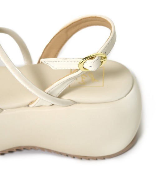 Alley by w closet(アリーバイダブルクローゼット)の「【Alley】厚底チューブサンダル(サンダル・レディース・イエロー/ブラック/オフホワイト・L/M)」の8枚目の写真