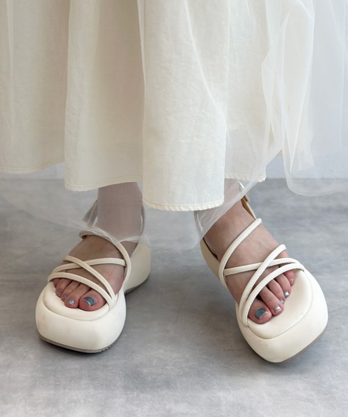 Alley by w closet(アリーバイダブルクローゼット)の「【Alley】厚底チューブサンダル(サンダル・レディース・イエロー/ブラック/オフホワイト・L/M)」の22枚目の写真