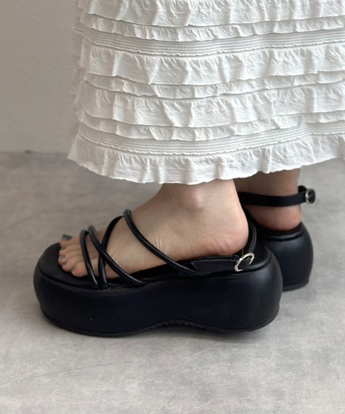Alley by w closet(アリーバイダブルクローゼット)の「【Alley】厚底チューブサンダル(サンダル・レディース・イエロー/ブラック/オフホワイト・L/M)」の11枚目の写真