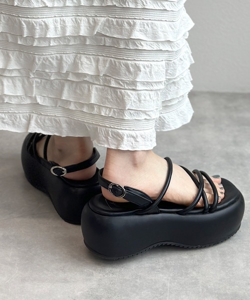 Alley by w closet(アリーバイダブルクローゼット)の「【Alley】厚底チューブサンダル(サンダル・レディース・イエロー/ブラック/オフホワイト・L/M)」の12枚目の写真