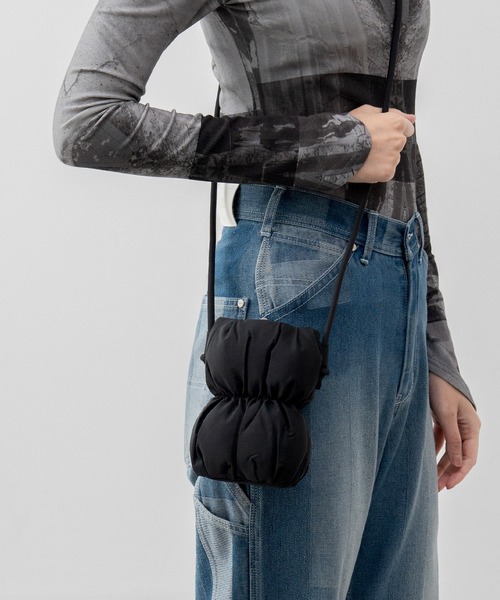 ☆送料関税込☆MONCLER PUF MINI ミニ パフ ショルダーバッグ MONCLER Puf mini quilted leather shoulder bag | Harvey Nichols