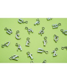 FANCYCUBE（ファンシーキューブ）の「【FANCYCUBE】ZOZOTOWN 限定アイテム FANCYCUBE ファンシーキューブ /イニシャル アルファベット チャームセット コスメ＆アクセサリーパーツ(MA)（チャーム・メンズ）」